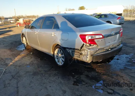 2013 Toyota Camry Xle z USA, uszkodzony, nr VIN 4T4BF1FK4DR285999